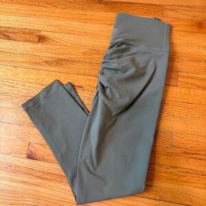 Full Length Green/Khaki Scrunch Bum Leggings.